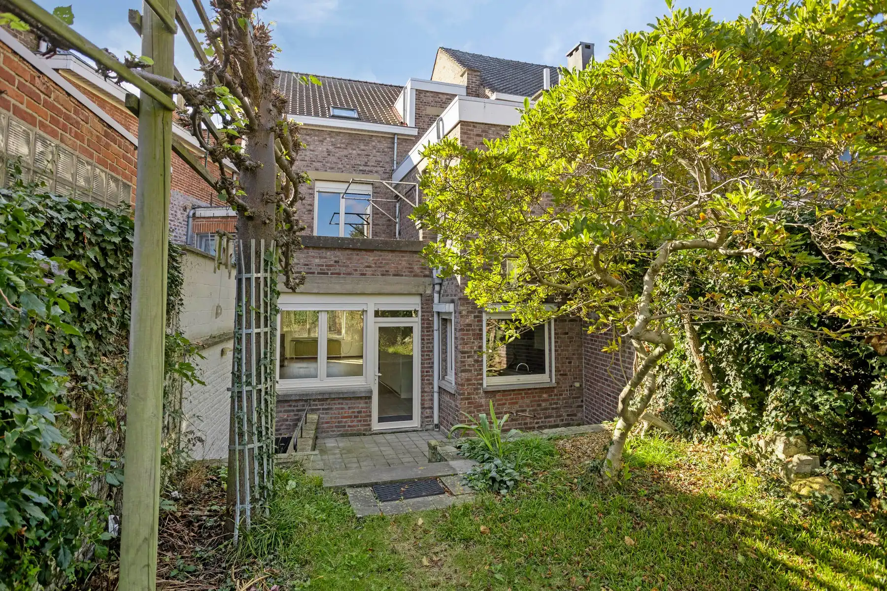 Karaktervol ruim herenhuis in het stadscentrum van Tongeren foto 24