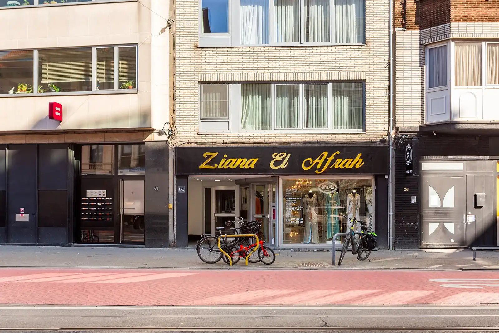 Handelsruimte te koop op een toplocatie met veel passage foto 2