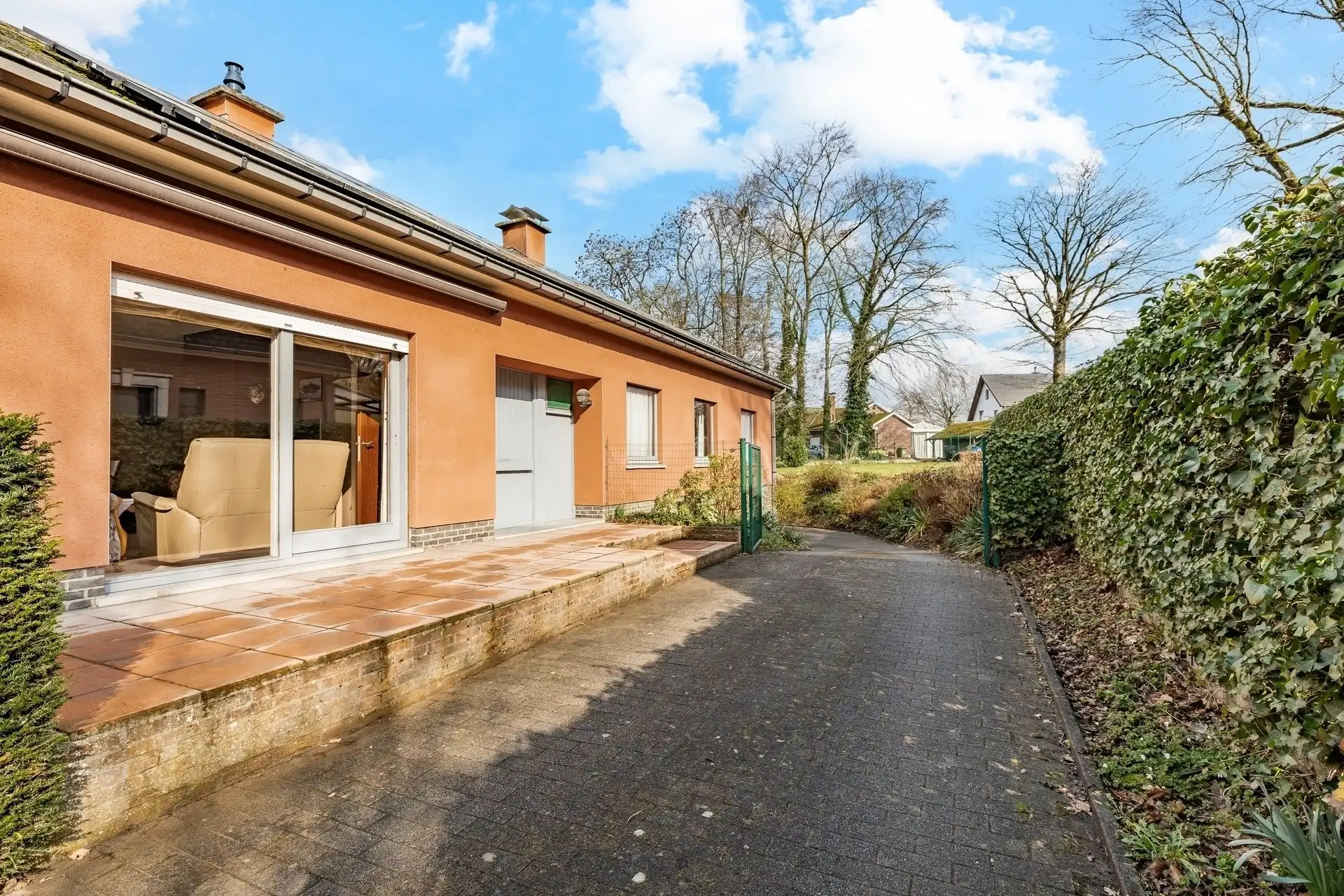 Bungalow met 4 slks, tuin en dubbele garage foto 23