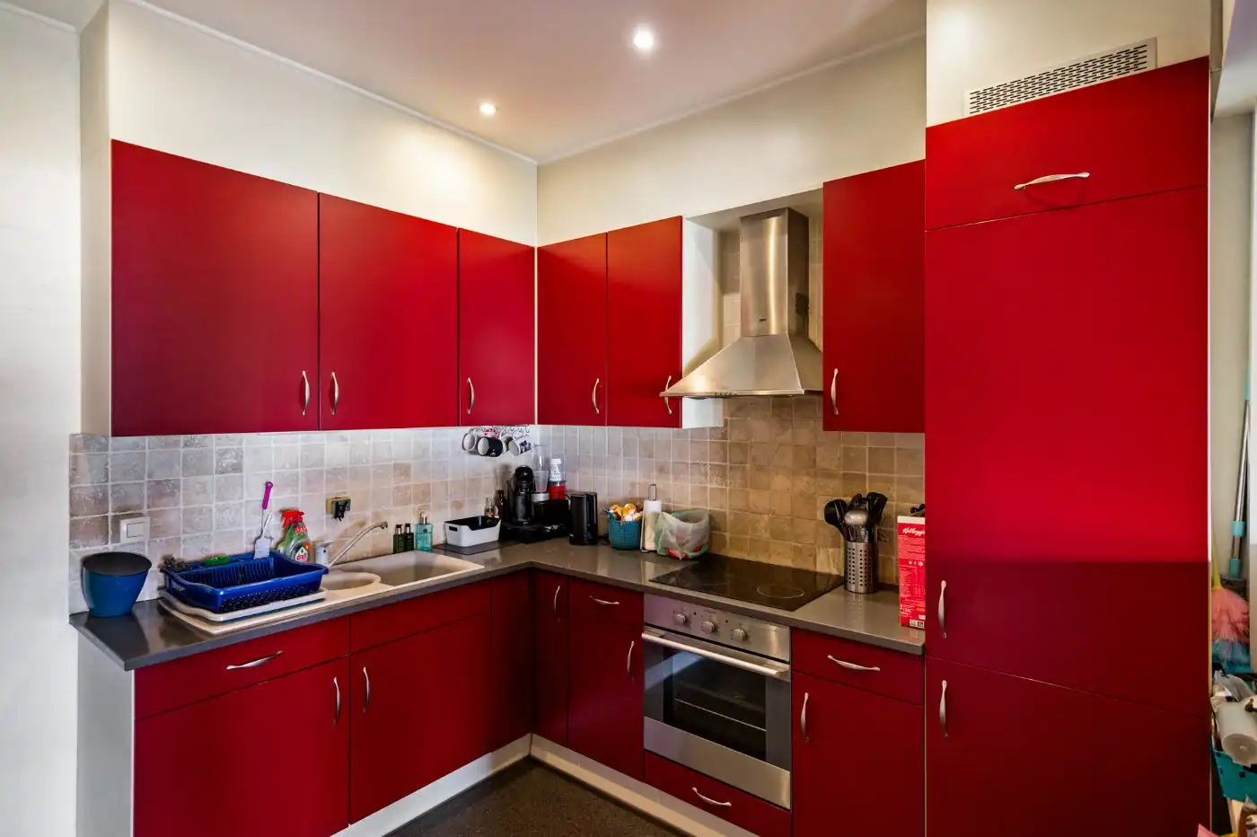 Ruime woning met 3 à 4 slpk., garage en oprit op een perceel van 702 m² foto 4