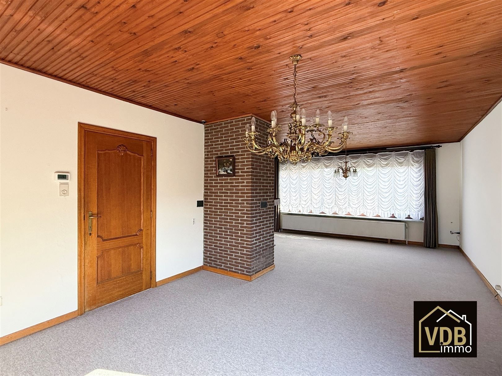 BUNGALOW -  WONING MET 3 SLAAPKAMERS EN 2 GARAGES foto 19