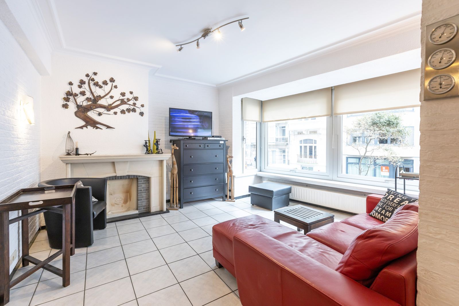 Lichtrijk appartement met 2 slaapkamers op topligging pal aan de zee foto 2