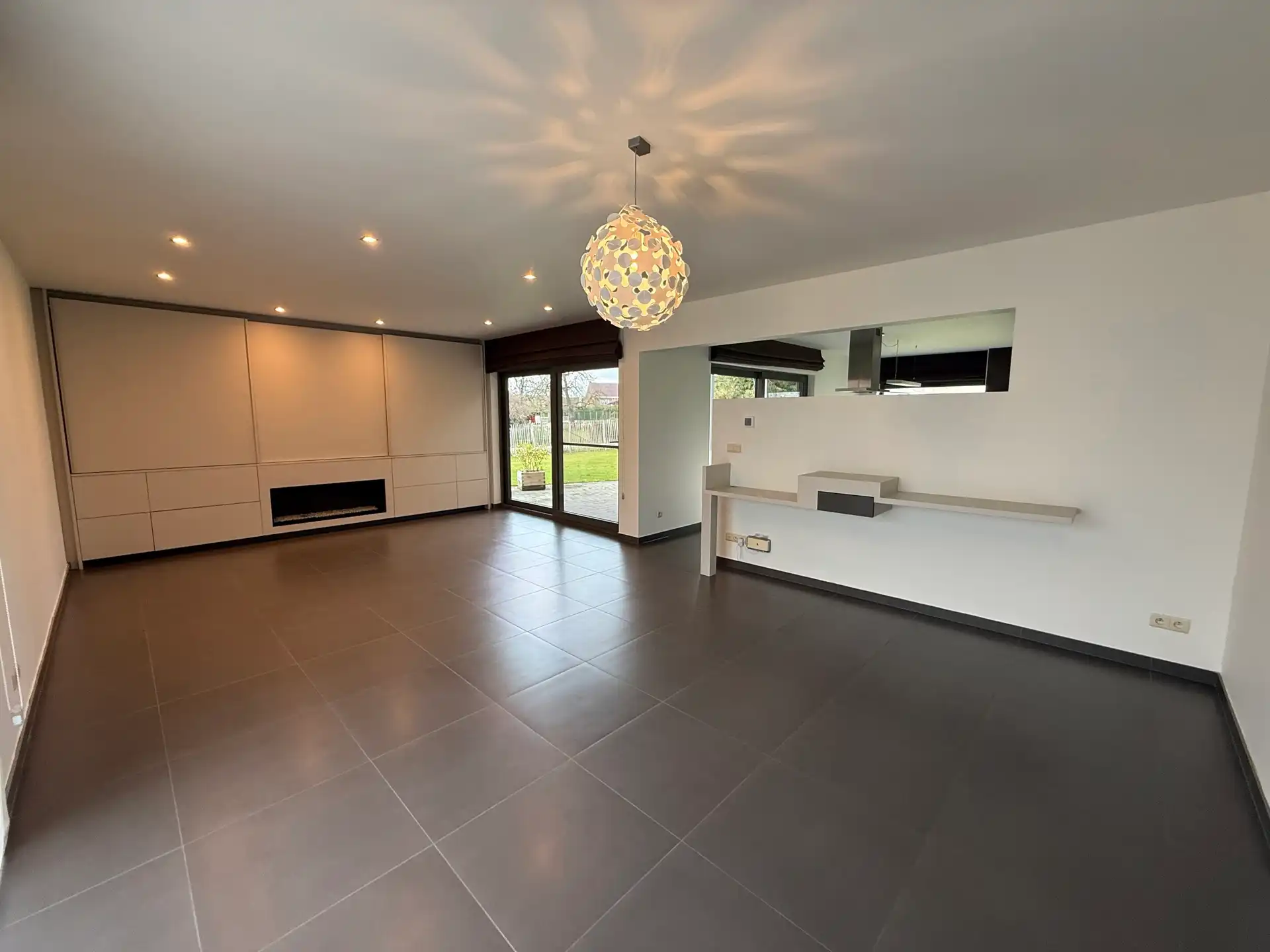 WANZELE - Rustig gelegen Villa met grote tuin. foto 2