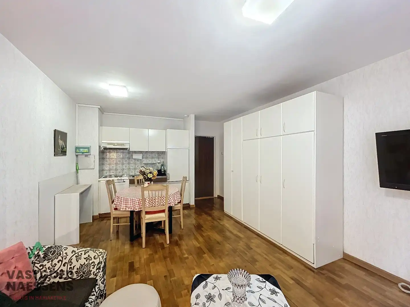 INSTAPKLARE STUDIO MET BERGING VLAKBIJ ZEEDIJK foto 3