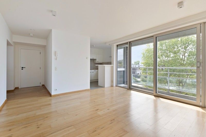 Gerenoveerd appartement met ondergrondse autostaanplaats TE KOOP in GENT! foto 6