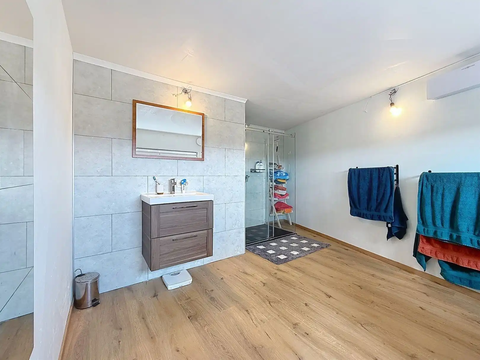 Gerenoveerde woning, 3 slpks, 2 bdks, opp 15a 80ca foto 52