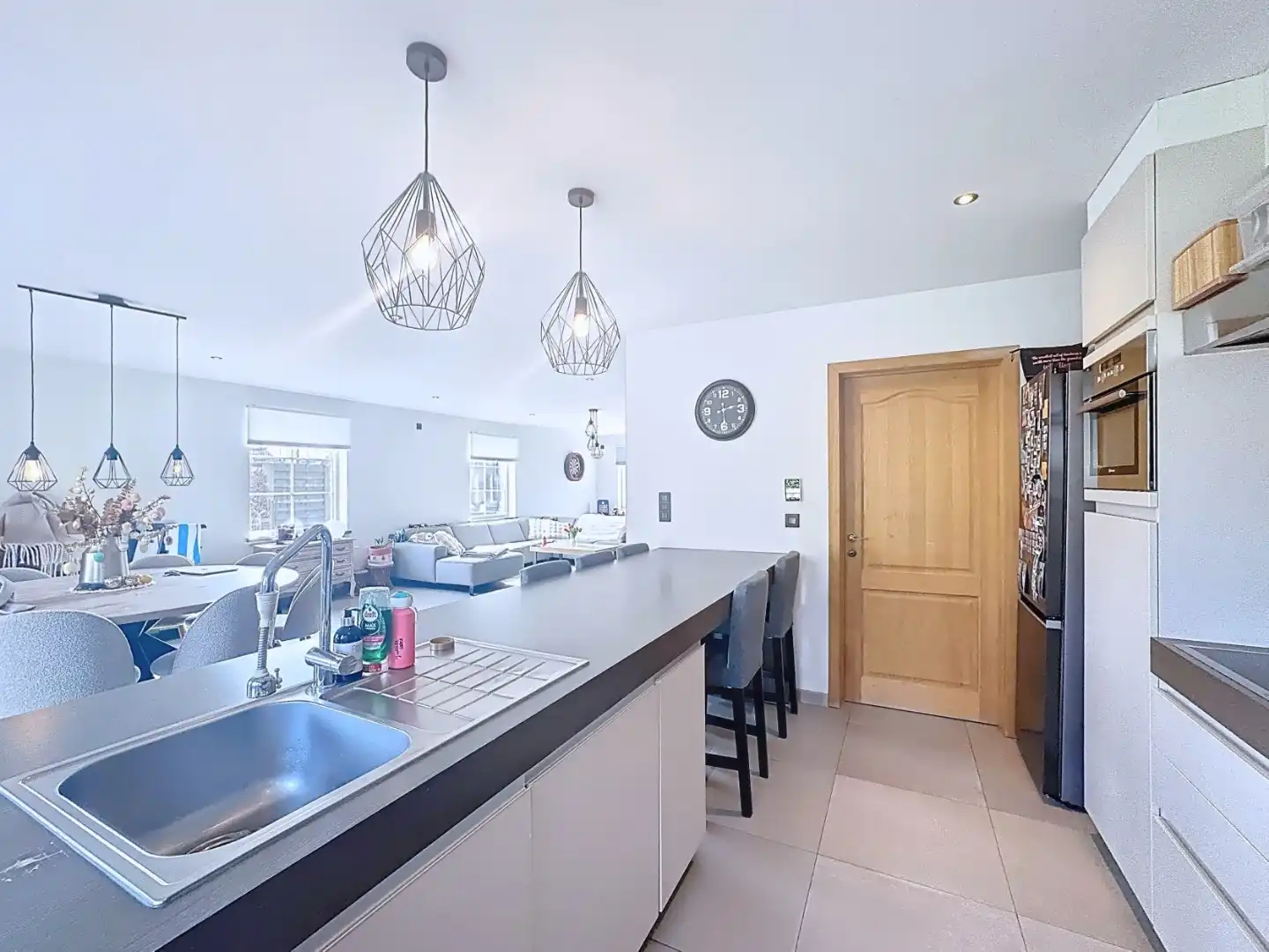 Ruime en recente halfopen bebouwing met 3 volwaardige slaapkamers foto 6