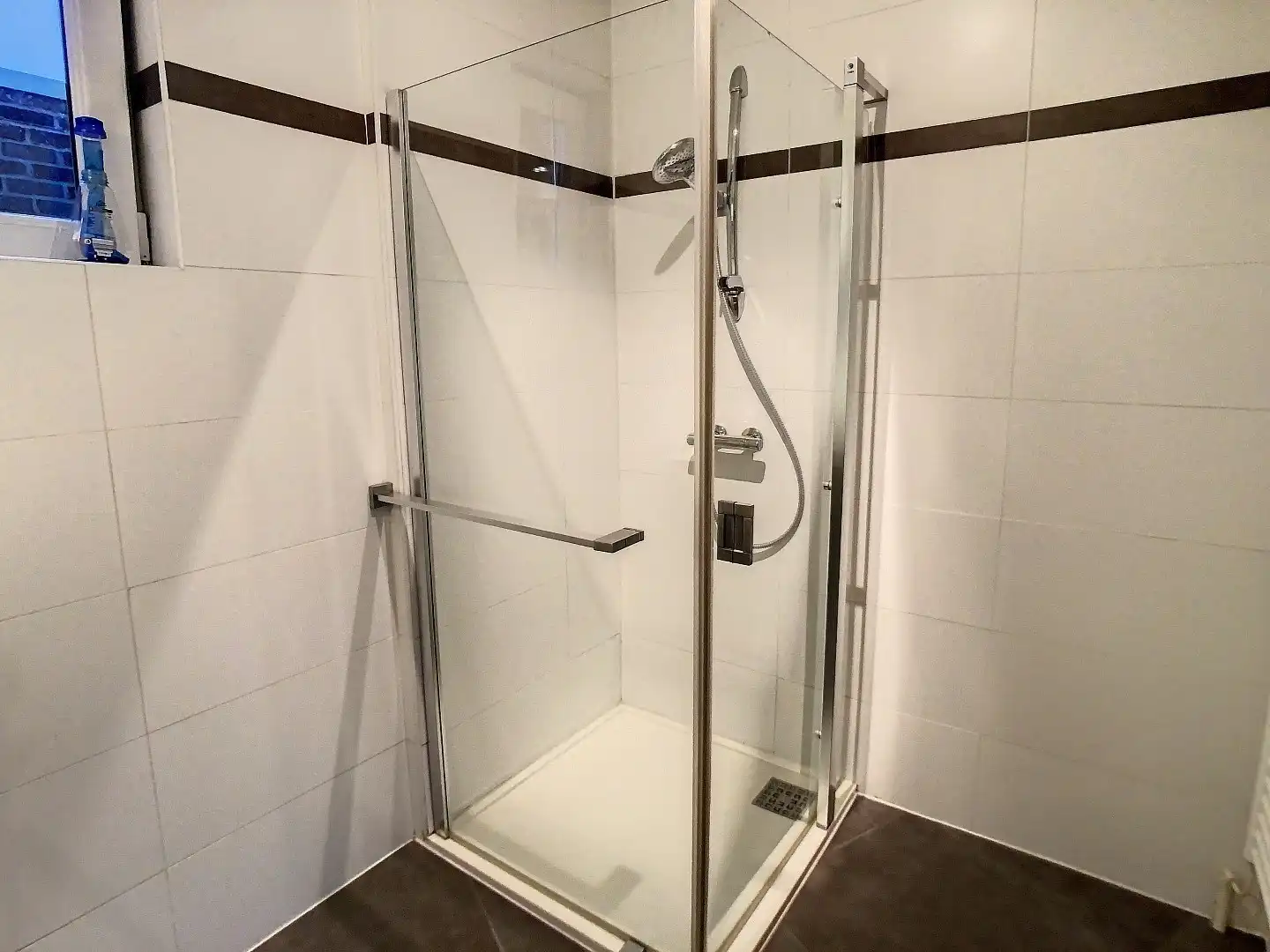 Gerenoveerd appartement met 2 slaapkamers, berging, balkon en kelder te Tongeren foto 8