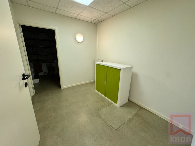 Handelsruimte ±170m²  te huur in centrum Geel! foto 8