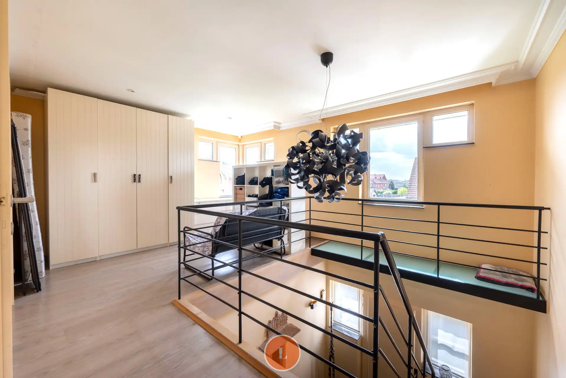 Prachtige villa met praktijkruimte en zonnepanelen op toplocatie in Menen foto 16