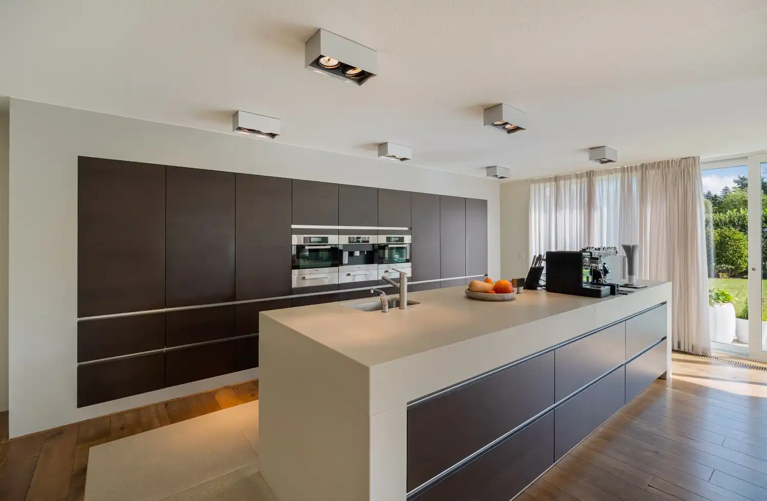 Royale villa van 461 m² met luxe afwerking gelegen in een rustige en geliefde woonomgeving te Neerharen foto 14