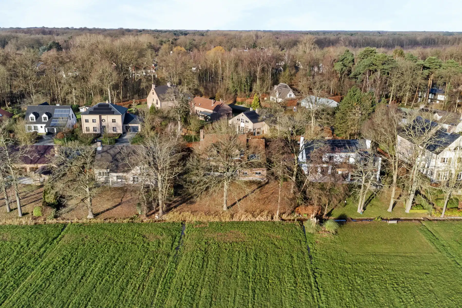 Te renoveren villa op ca.1005 m² met uniek vrij uitzicht foto 23