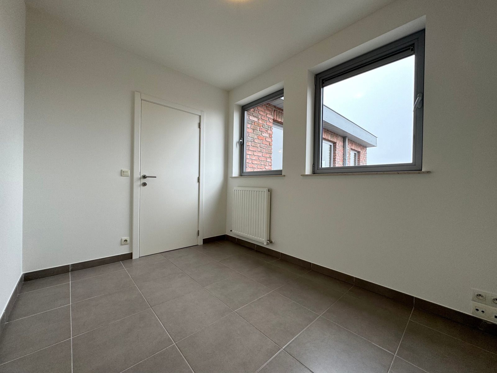 Te huur: 2 slaapkamer appartement met groot terras! foto 11