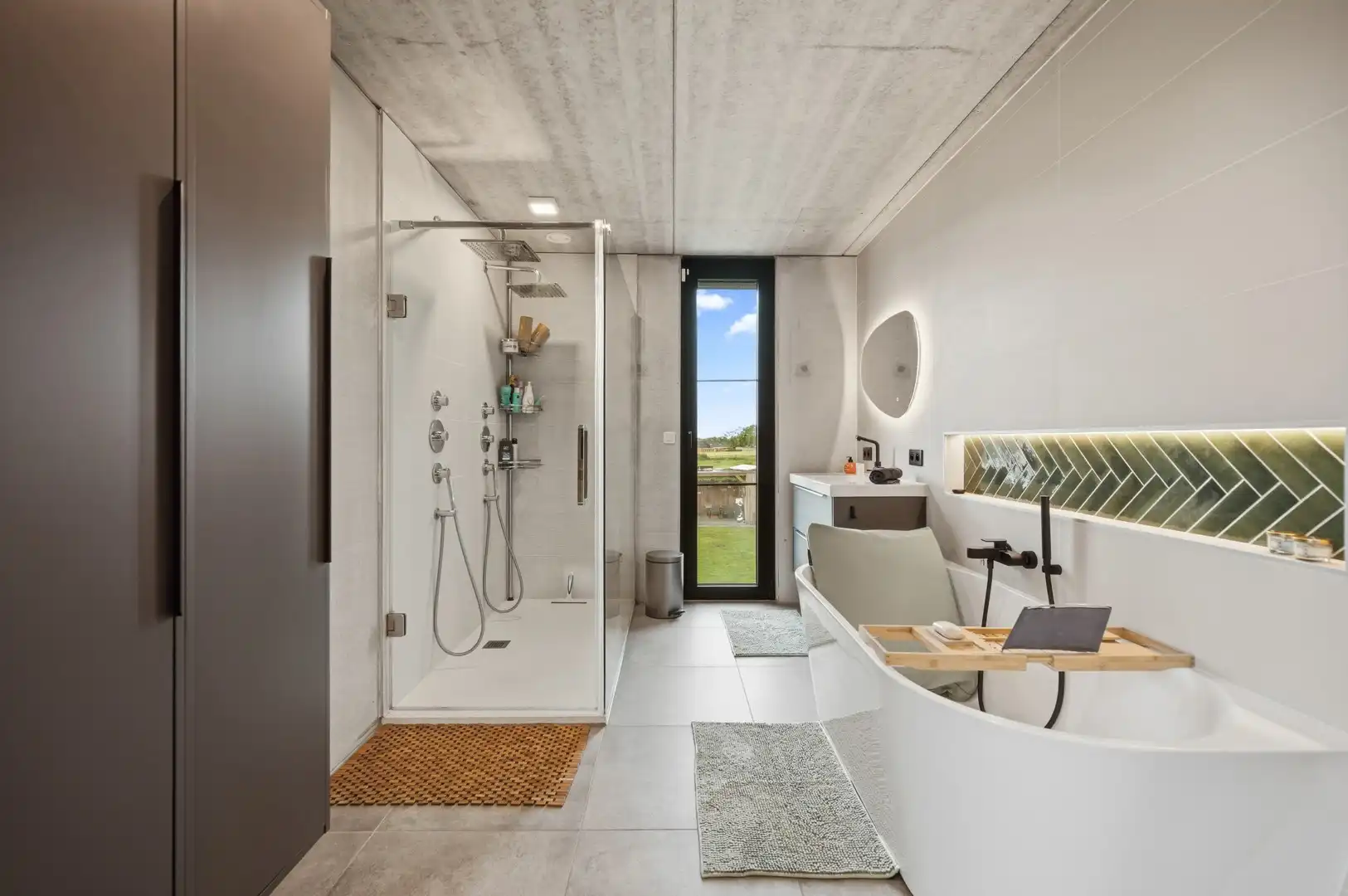 Moderne villa in een rustige en groene omgeving foto 11