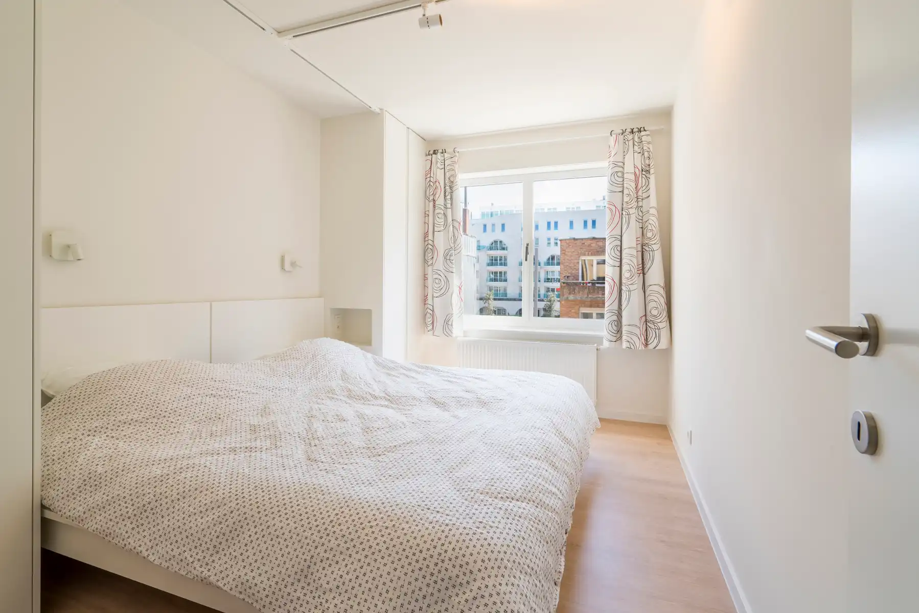 Prachtig 3-slaapkamerappartement met frontaal zeezicht foto 10