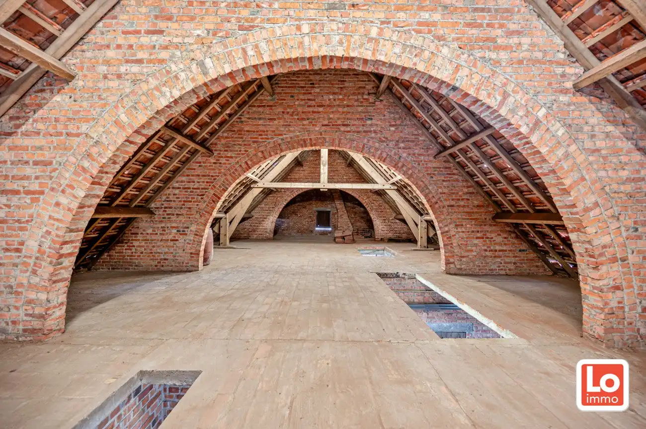 VERKOCHT!! Heel ruime degelijke open woning met praktijkruimte, inpandige garage en ruime gerenoveerde schuur met heel wat potentieel gelegen op een gemakkelijk bereikbare locatie tussen Oostakker en Lochristi! foto 34