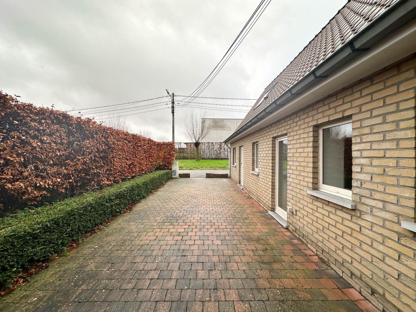 Instapklare HOB met twee slaapkamers & garage te Aalbeke! foto 16