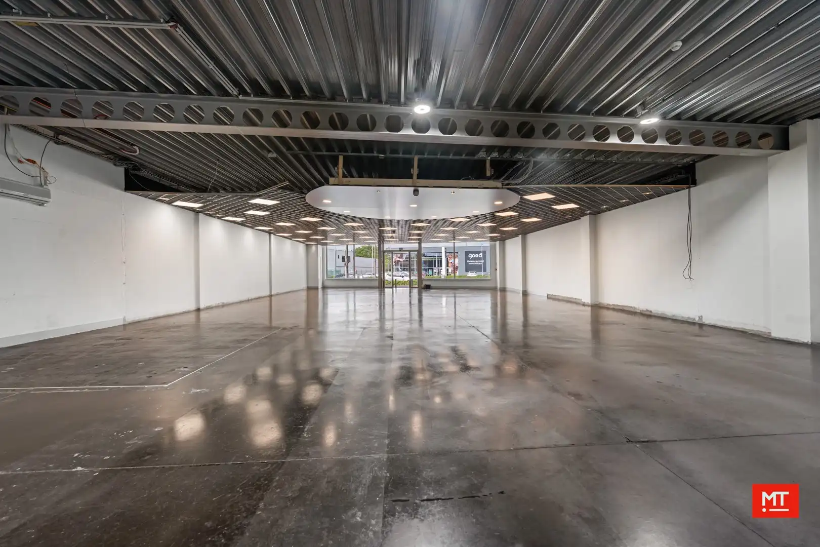 Baanwinkel te huur in het Mammoet Center te Roeselare foto 6