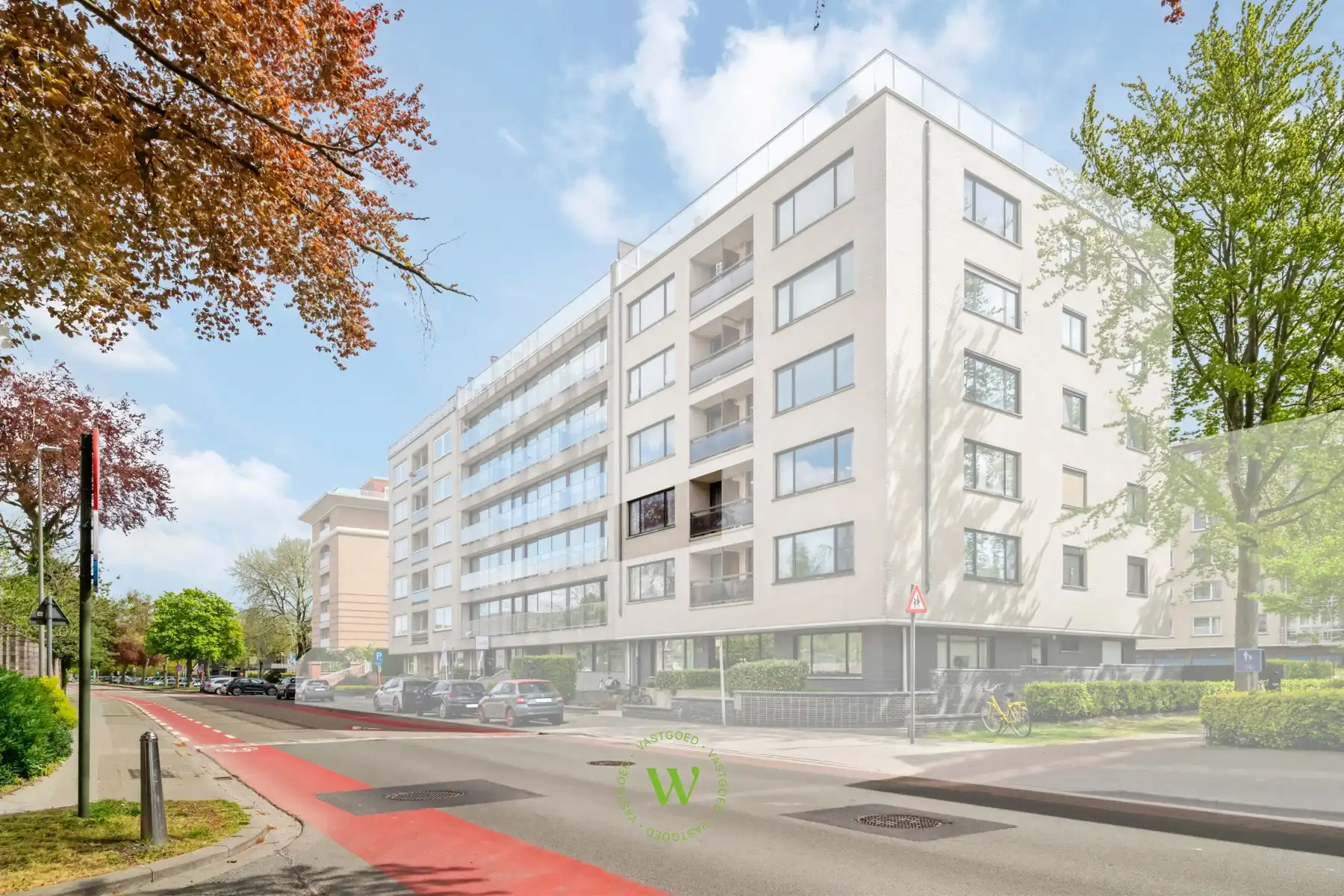 Ruim 3 slpk appartement Sint-Andries met garage foto 2