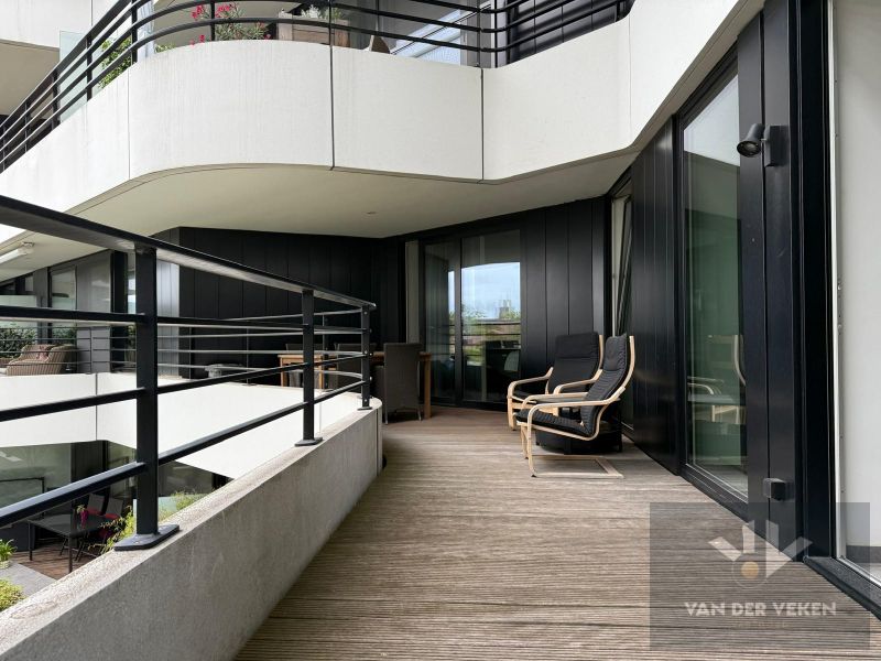 Charmant 2-slaapkamer appartement met ruim terras! foto 7