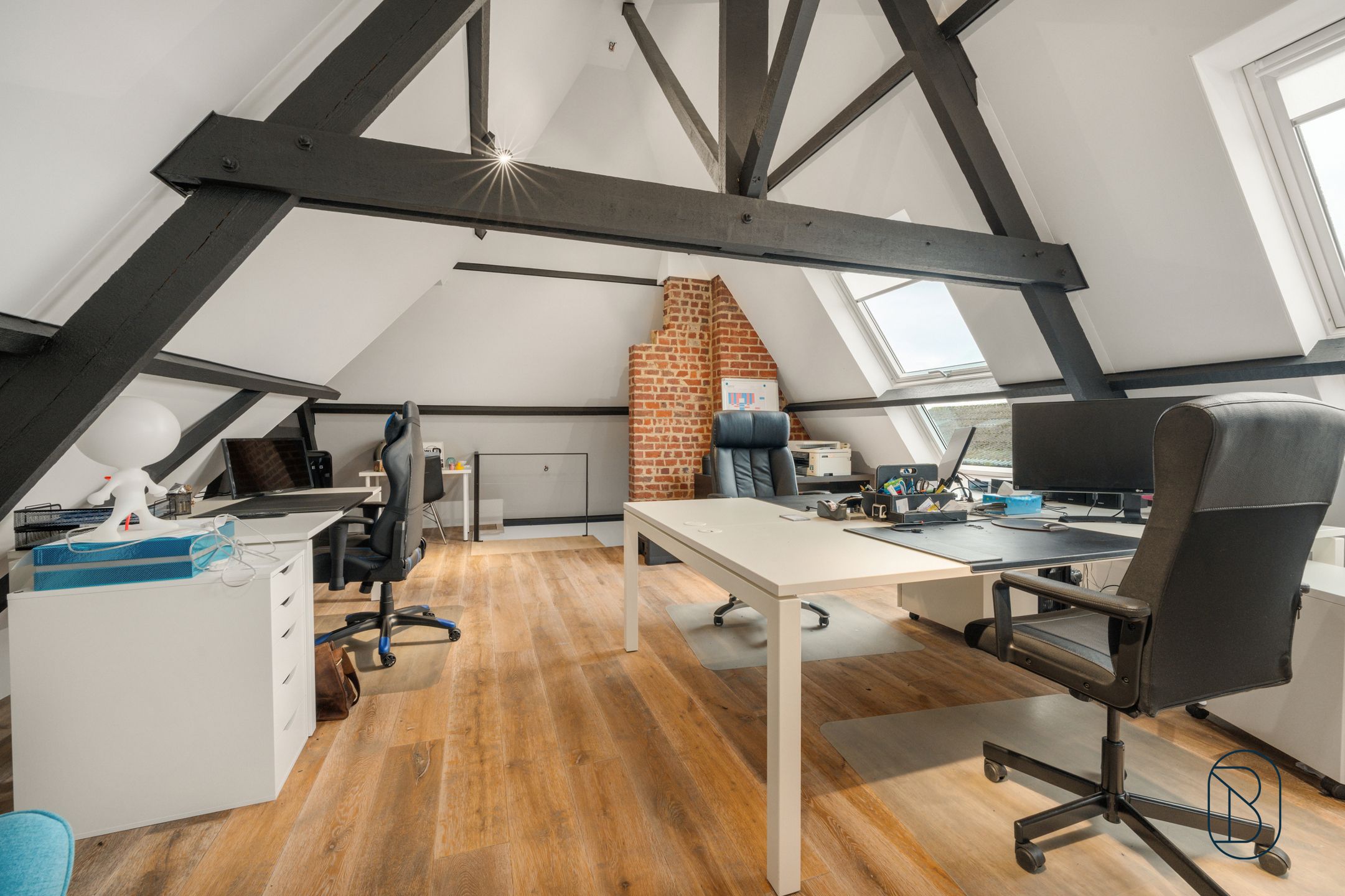 Stijlvolle gerenoveerde woning met loods in Zwevegem foto 22