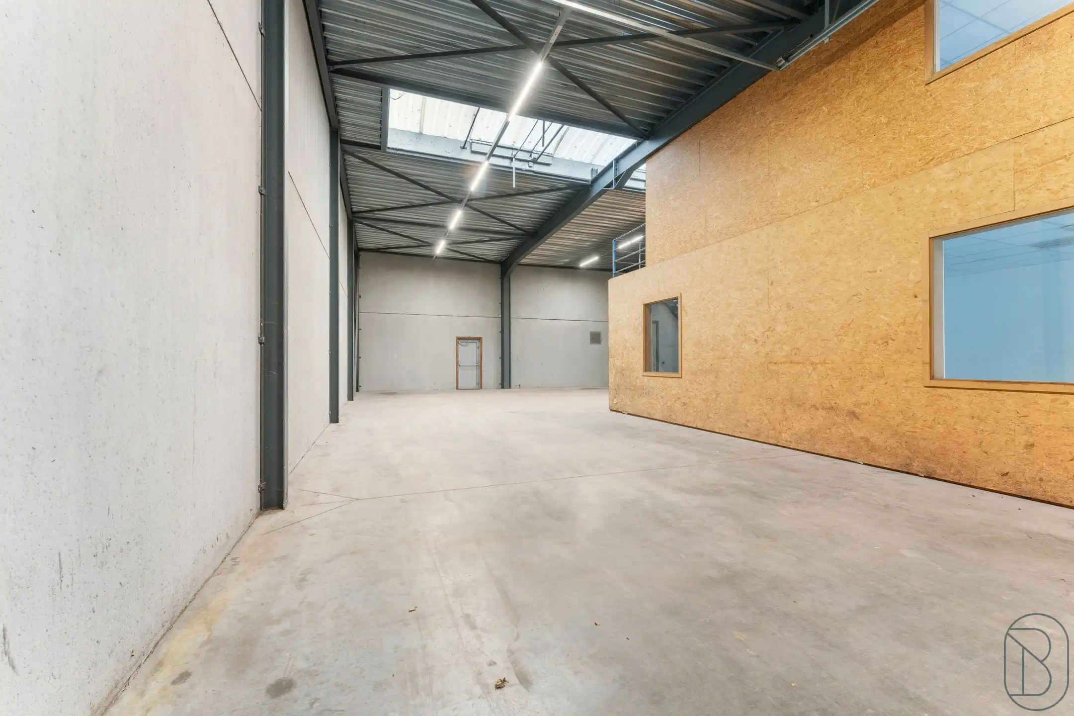 Leuke KMO-unit met woongedeelte foto 9