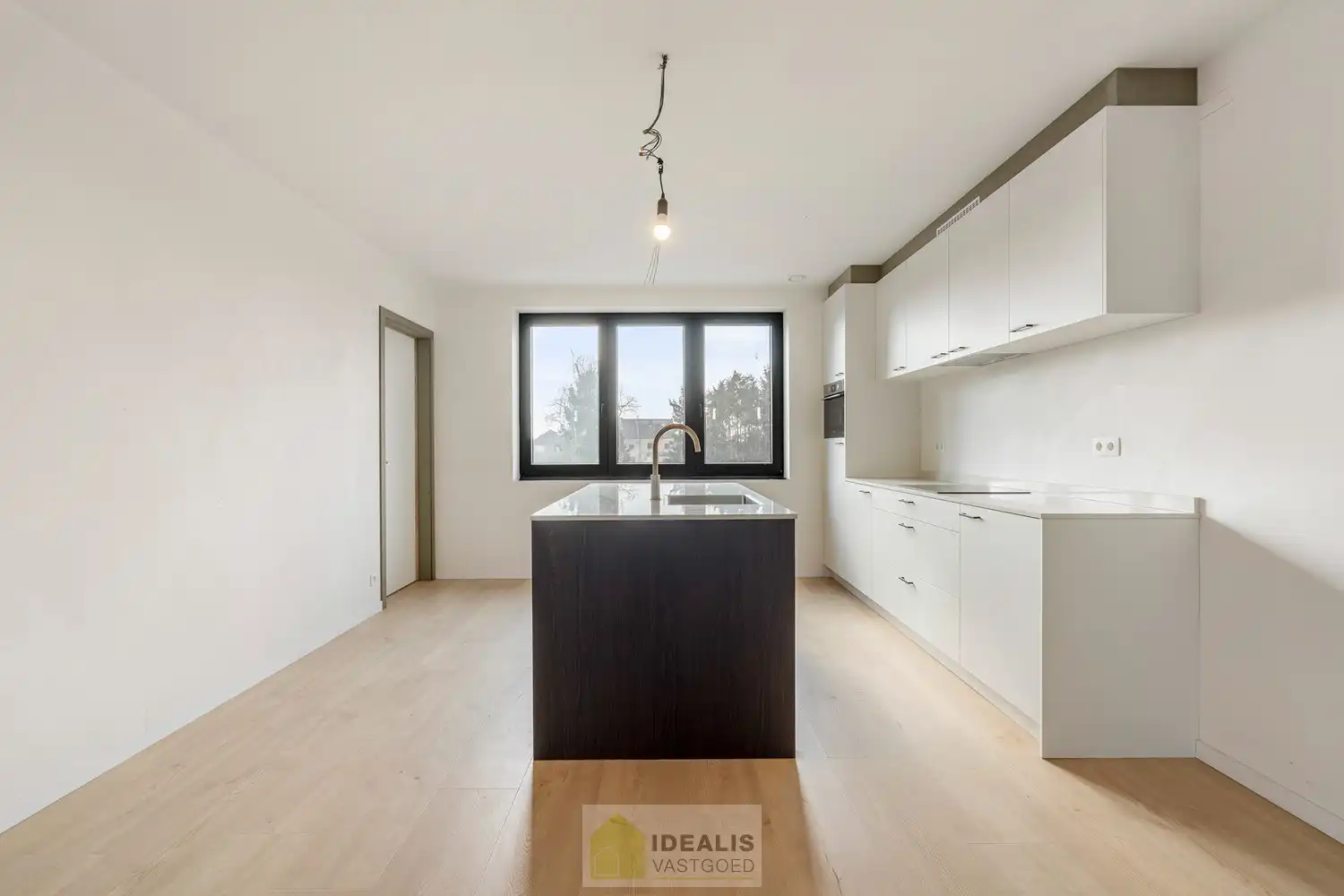 NIEUWBOUW DUPLEX APPARTEMENT MET 2 SLAAPKAMERS, KELDERBERGING EN EEN ONDERGRONDSE AUTOSTANDPLAATS foto 2