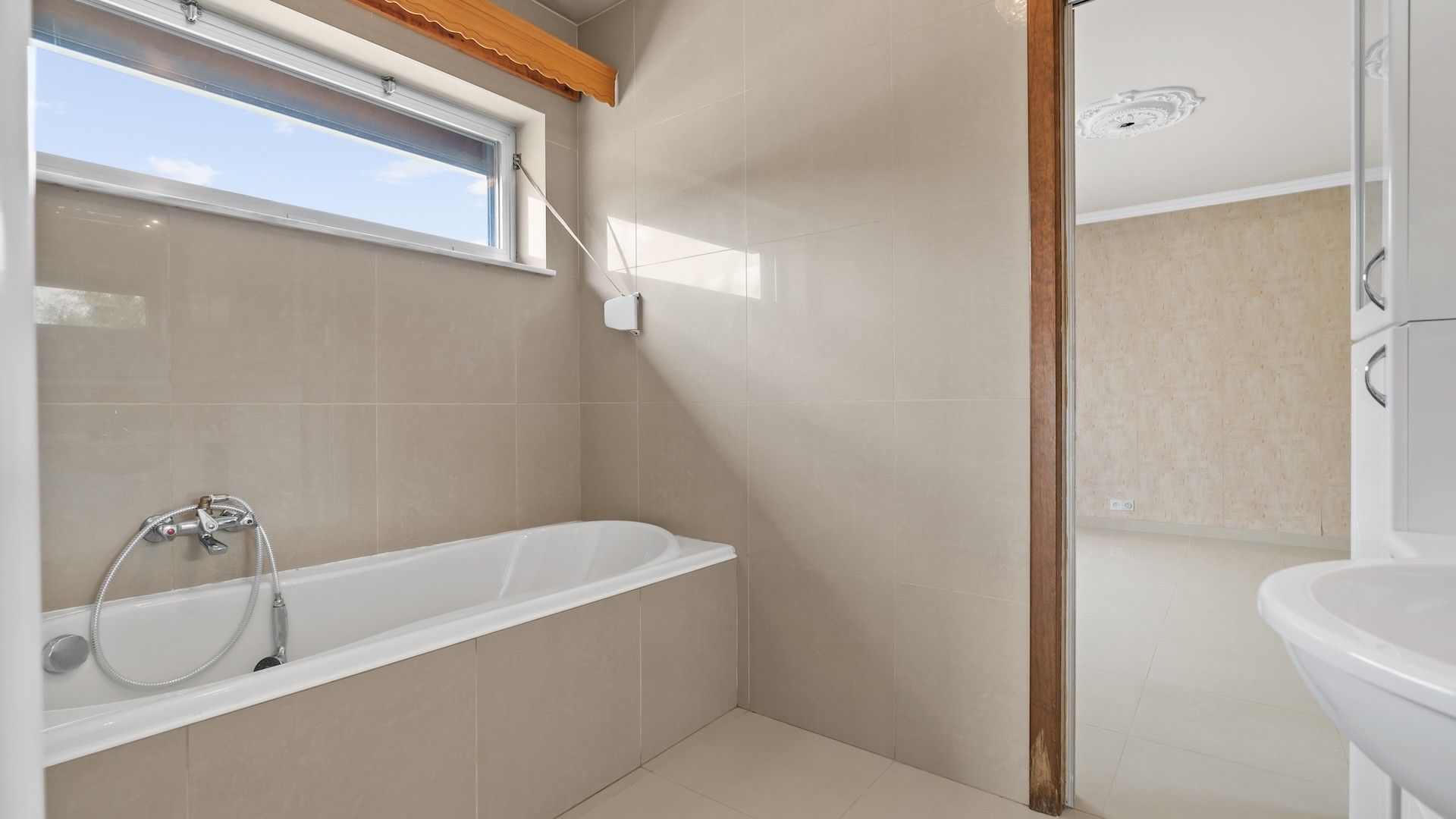 Zeer landelijk gelegen woning met praktijkruimte op een perceel van 19a72ca foto 16