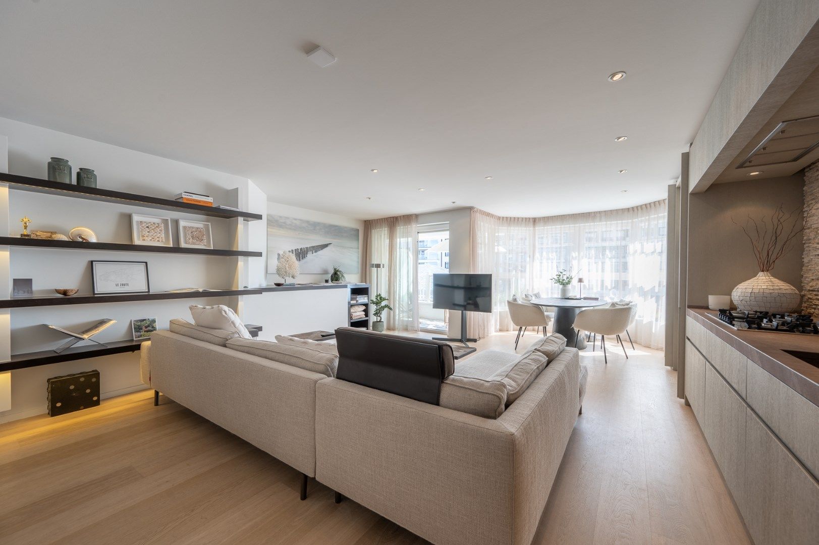 Exclusief appartement op het Albertplein, high-end afgewerkt met een verbluffend zeezicht  foto 4