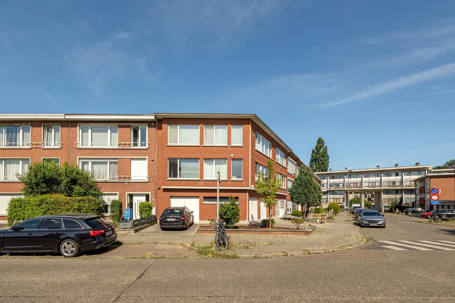 Energiezuinig (EPC B) en instapklaar 2 slk-appartement in een kleinschalig hoekgebouw te Deurne-Zuid, met privatieve garagebox + de staanplaats ervoor foto 19