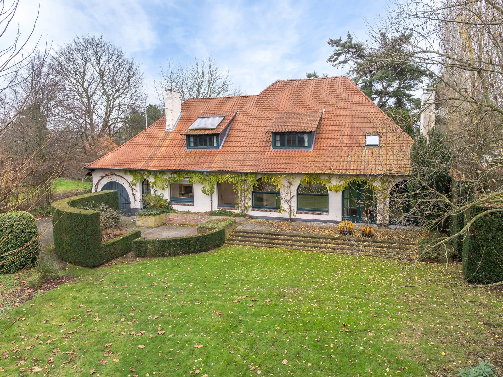 Stijlvolle villa met zwembad en uitzonderlijk potentieel foto 24