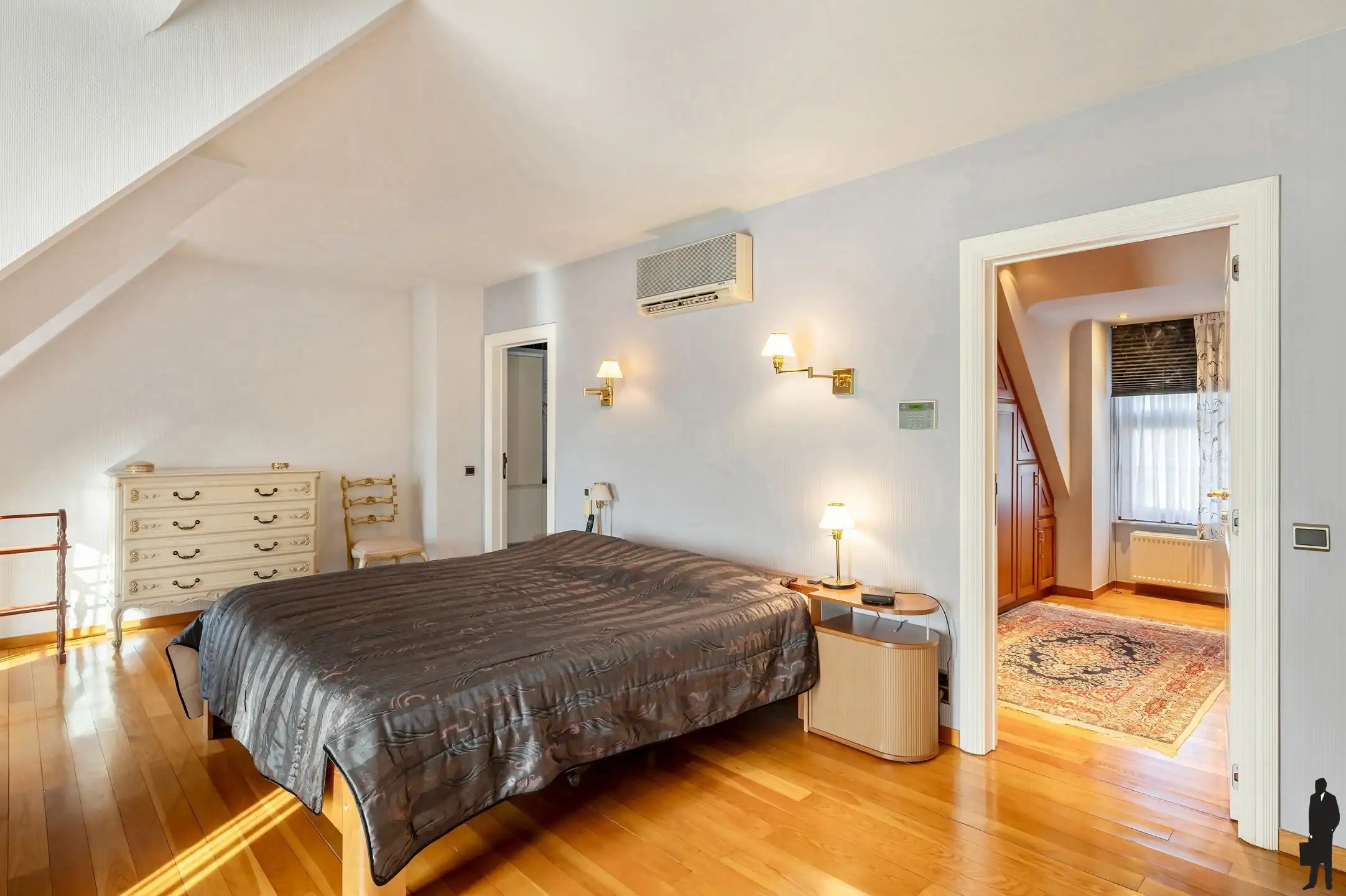 Prachtige en ruime woning gelegen in een rustige doodlopende straat te Mechelen. foto 15