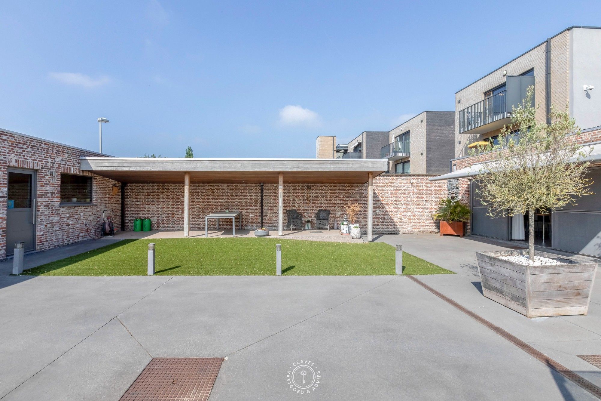 Instapklare woning en ruime tuin in het hart van Vrasene foto 27