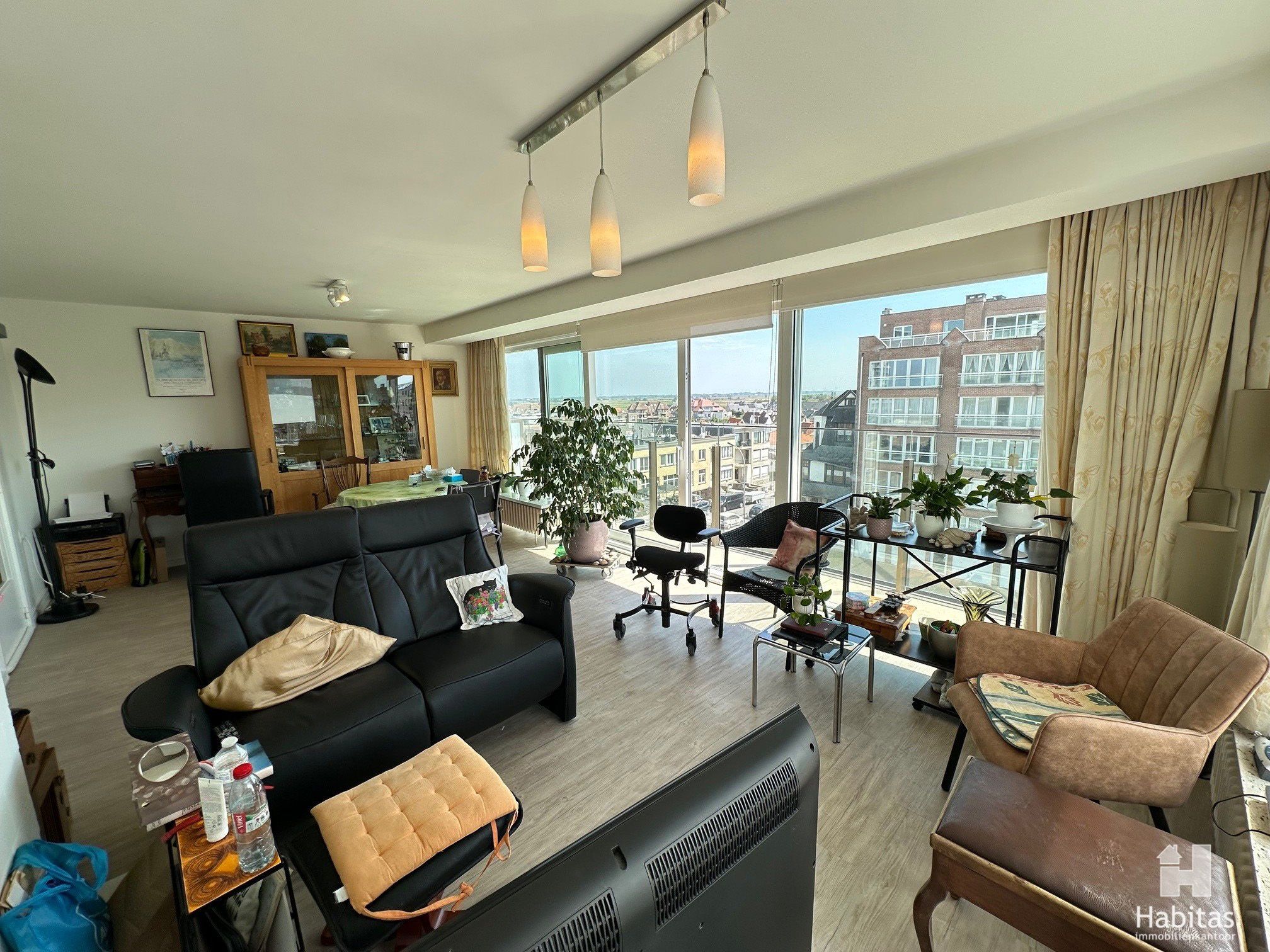 Zeer ruim en zonnig hoekappartement met open zicht. foto 4