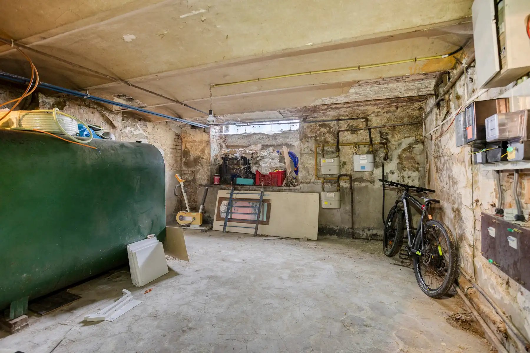 Te renoveren appartementsgebouw met vergunning voor 3 Apps foto 27