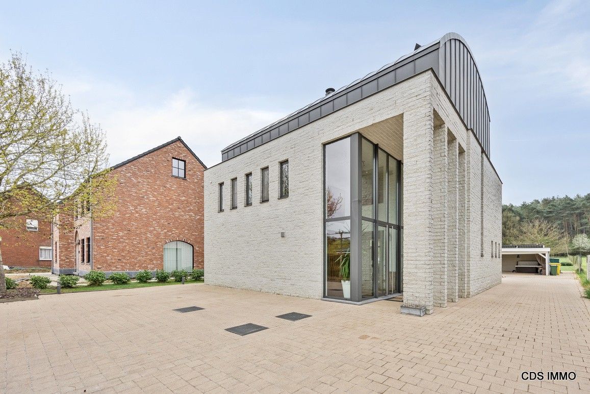Moderne Villa foto {{pictureIndex}}