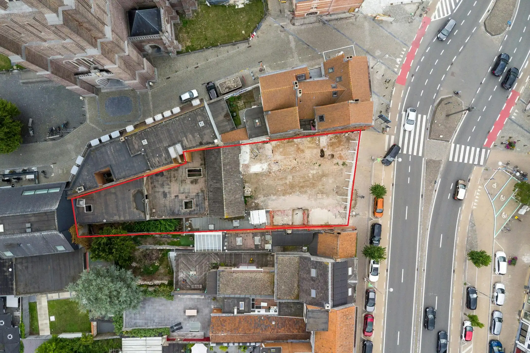 Projectgrond te koop aan de Markt van Eeklo! foto 4