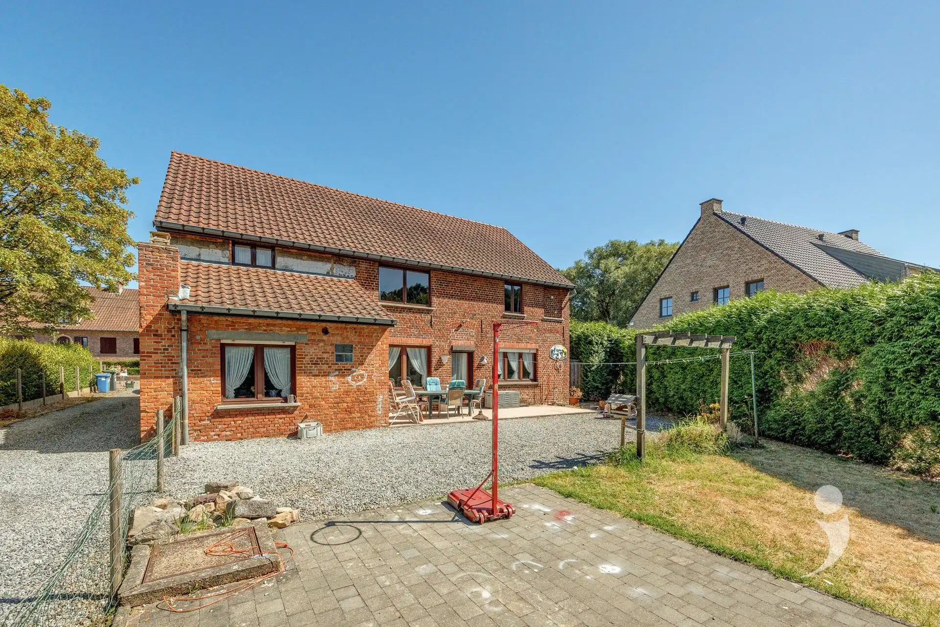 Ruime gezinswoning met bijzonder veel mogelijkheden! foto 33
