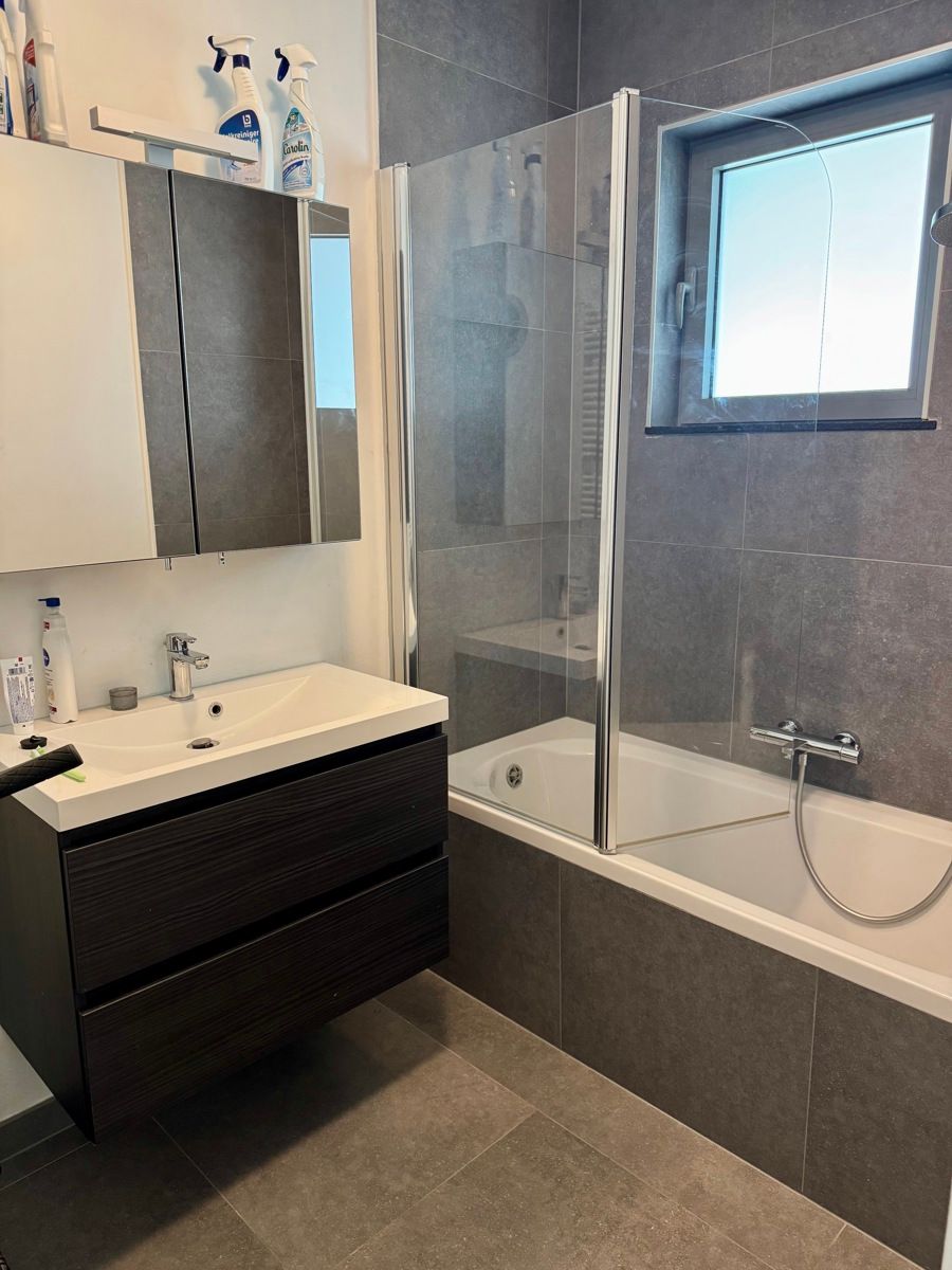 Appartement met veel lichtinval te huur  foto 4
