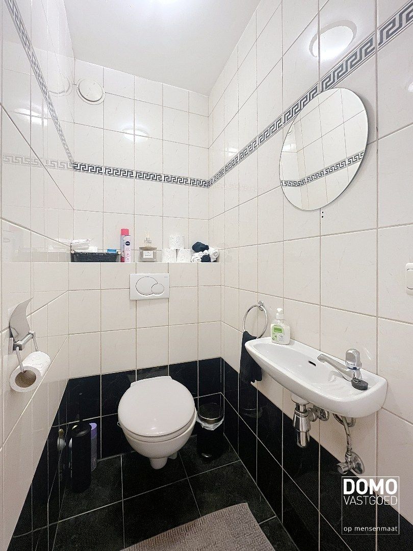 RUIM APPARTEMENT MET TERRAS, 2 SLAAPKAMERS EN PARKEERPLAATS IN HET CENTRUM VAN HASSELT  foto 12