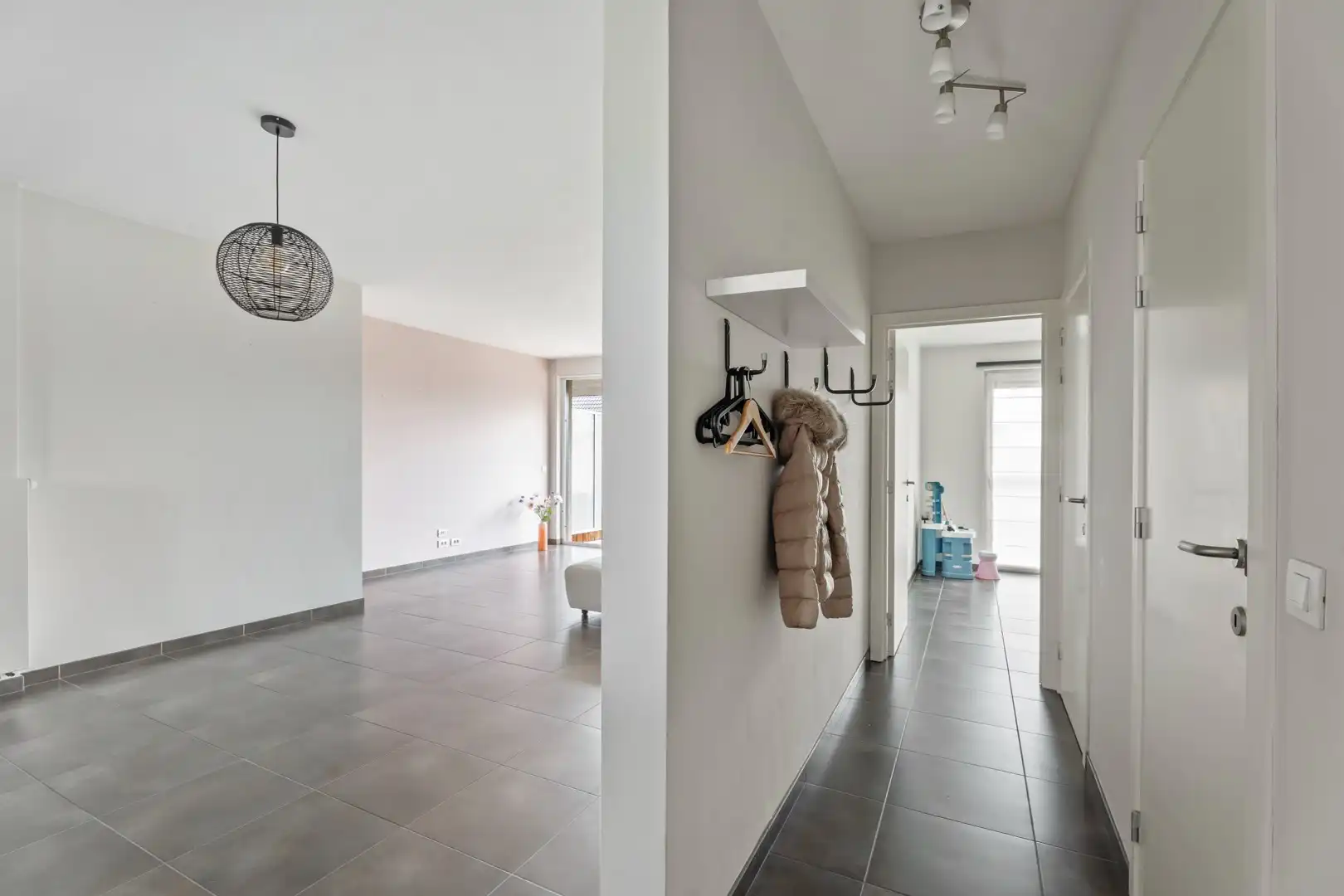 Recent appartement met twee slaapkamers en zonneterras op wandelafstand van centrum Tielt! foto 11