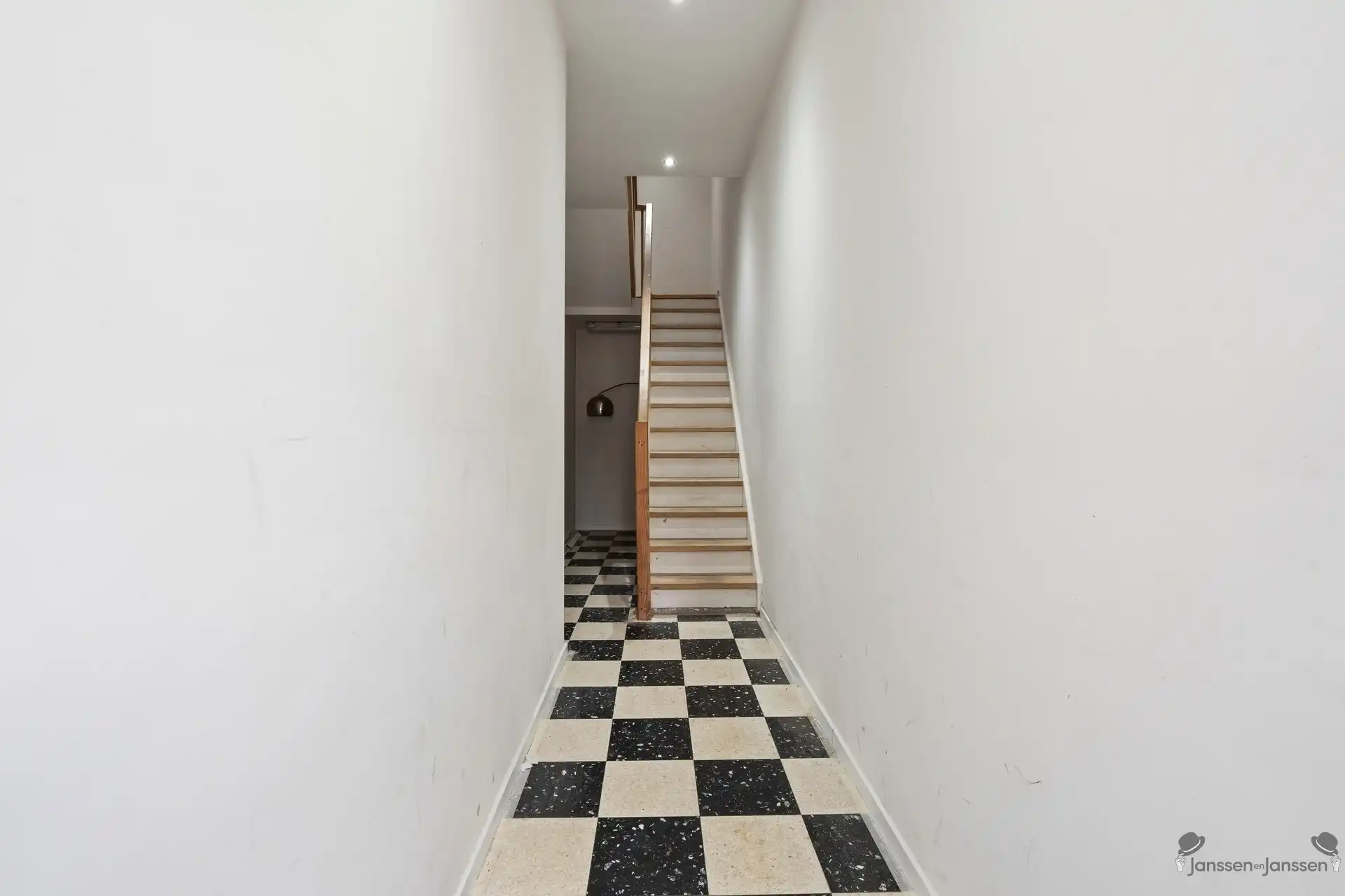 Opbrengsteigendom met 3 appartementen op de grens van Schoten en Merksem! foto 3
