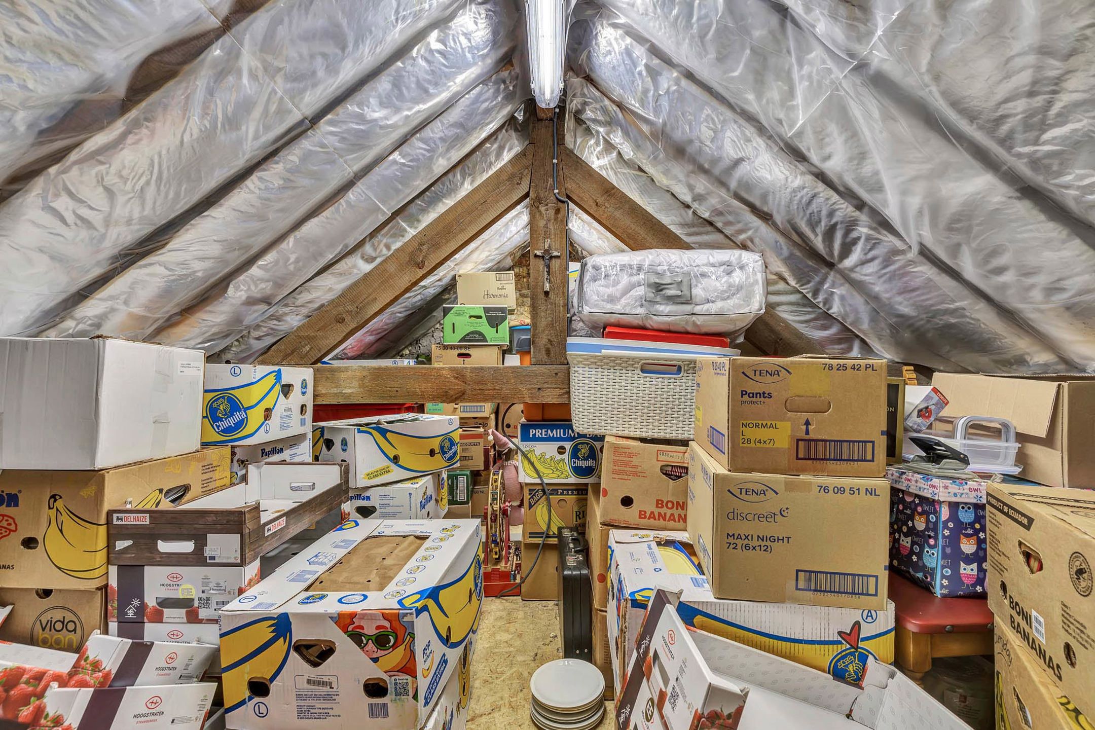 Instapklare gesloten woning met achteruitweg en garage  foto 13