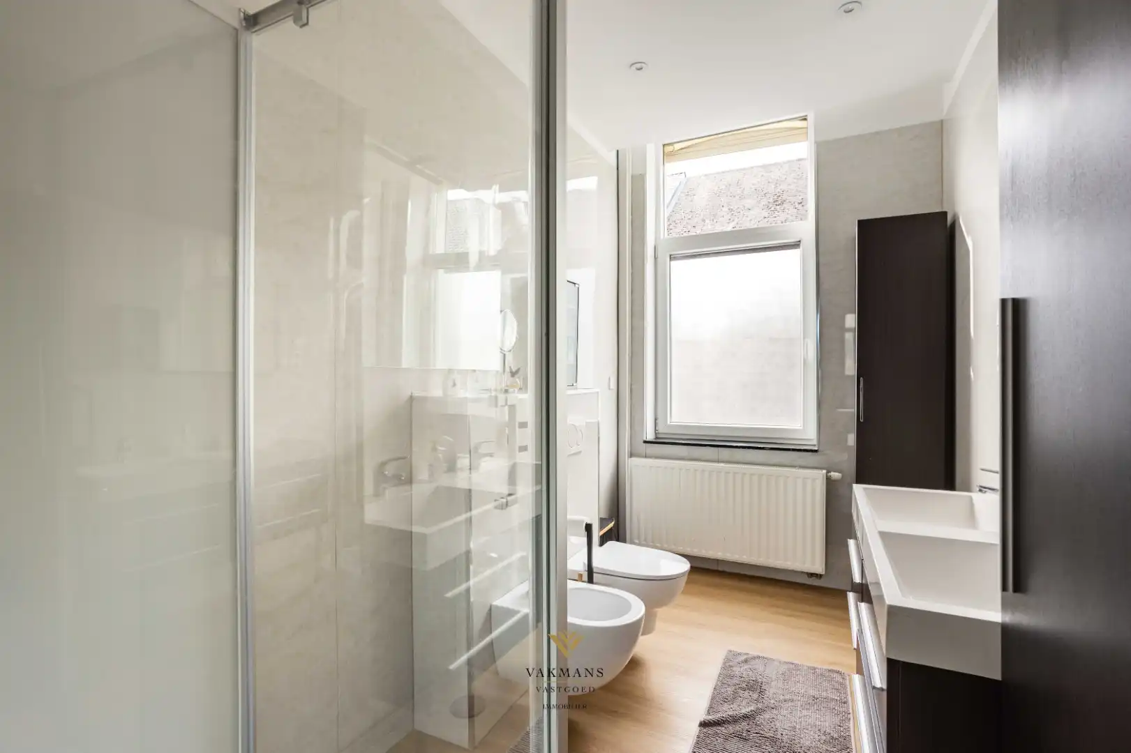 Gerenoveerde moderne woning met 4 slaapkamers en stadstuin foto 29