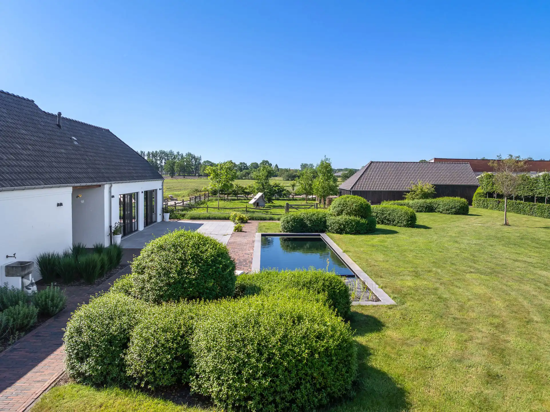 Luxueuze villa met bijgebouw en mogelijkheid tot aankoop achtergelegen weilanden.  foto 23