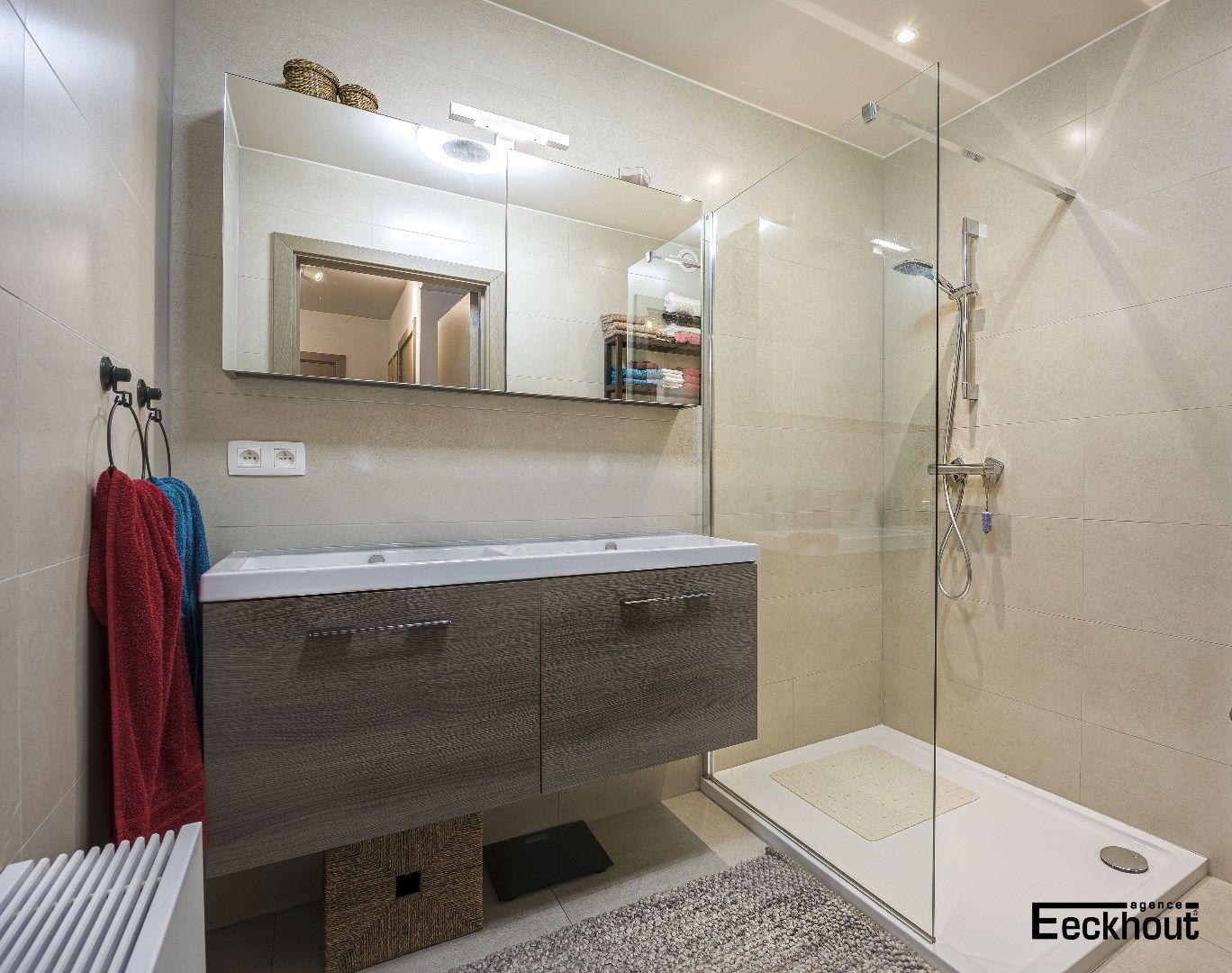 Modern centraal gelegen appartement met groen zicht op het Leopoldpark. foto 9