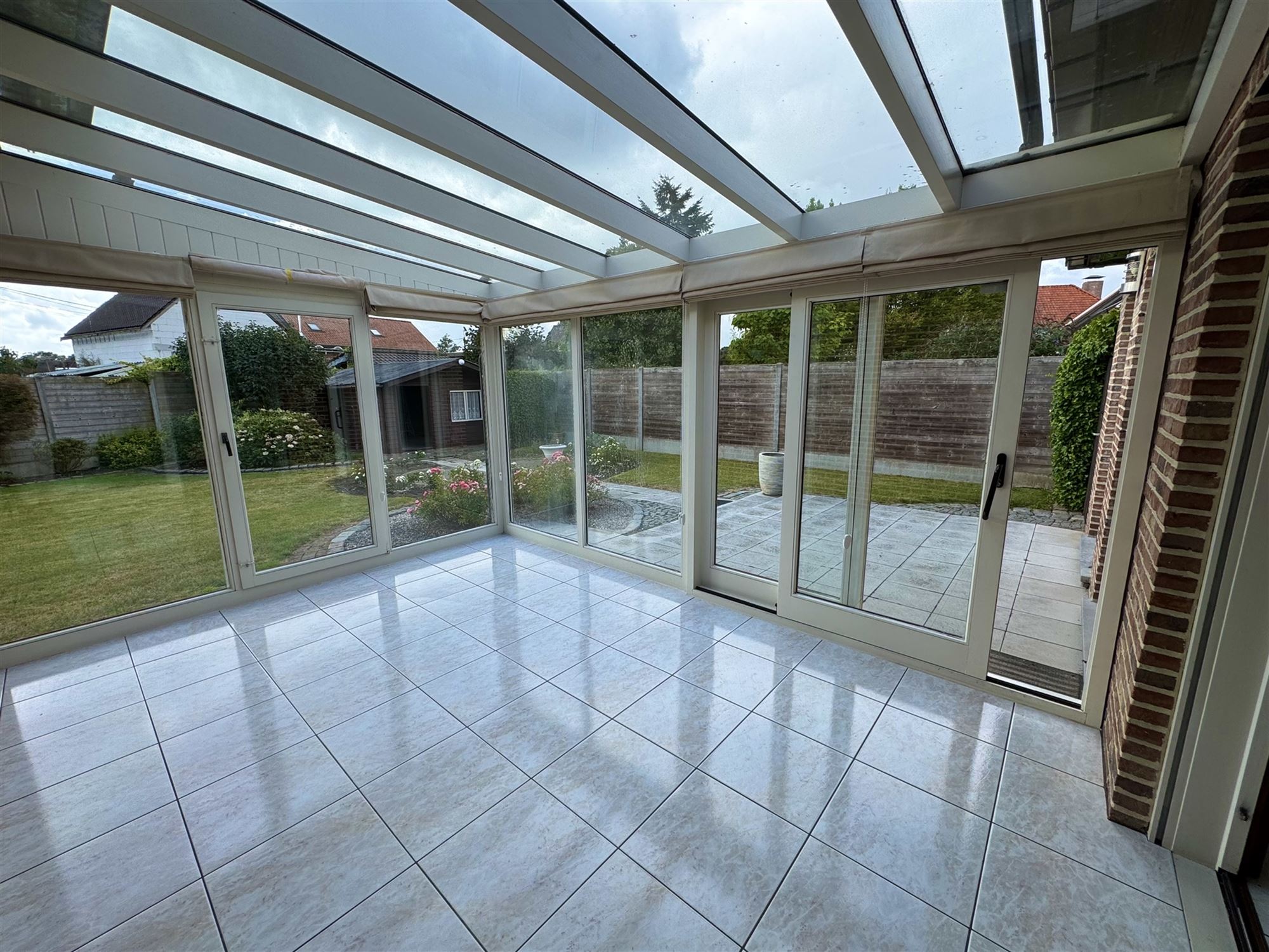 GOED ONDERHOUDEN GELIJKVLOERSE WONING MET 2 SLAAPKAMERS EN LEUKE VERANDA TE HAM foto 10