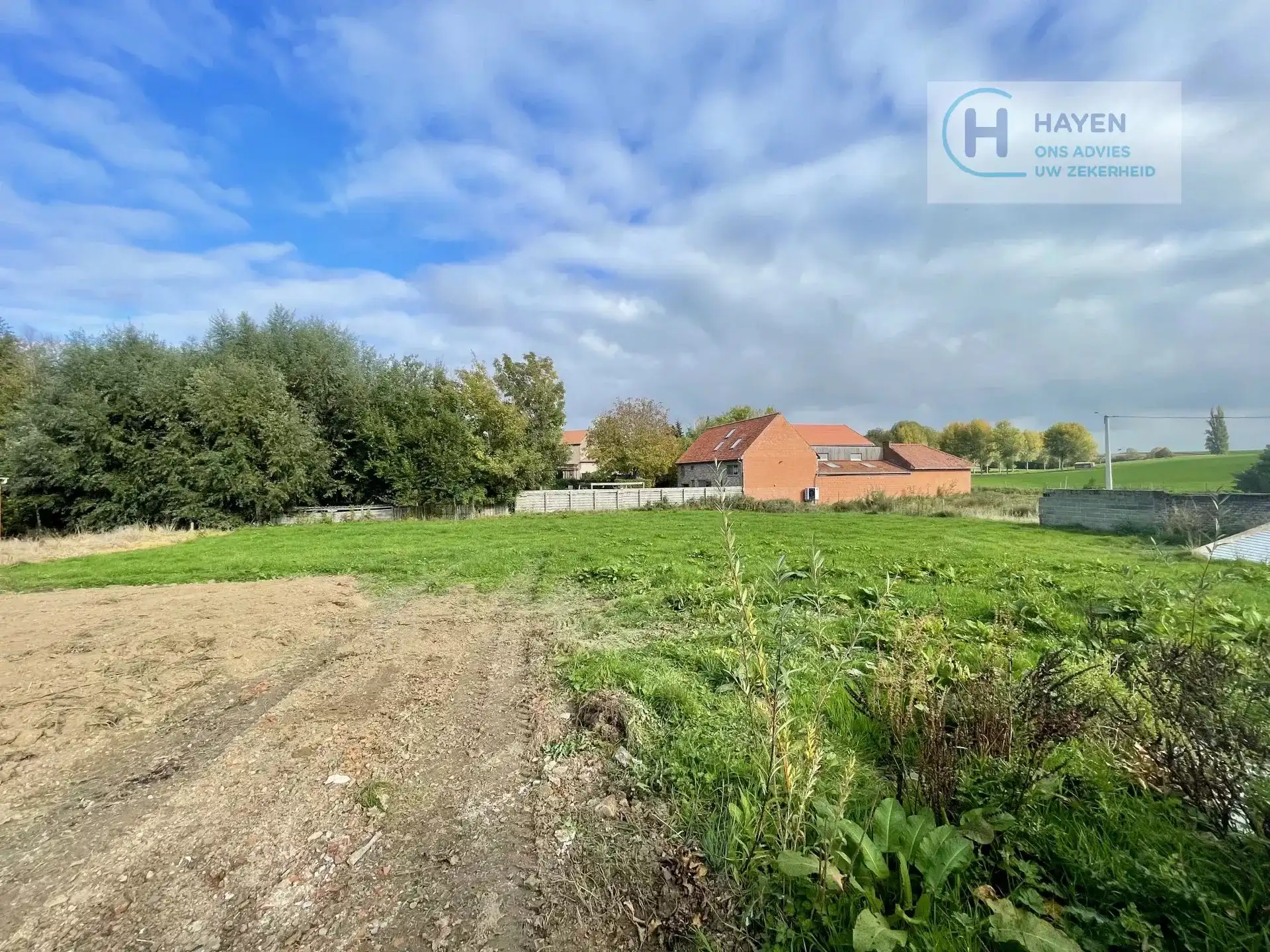 Zeer ruime woning in afwerkingsfase met veel potentieel op een groot perceel van 2.140m² foto 32