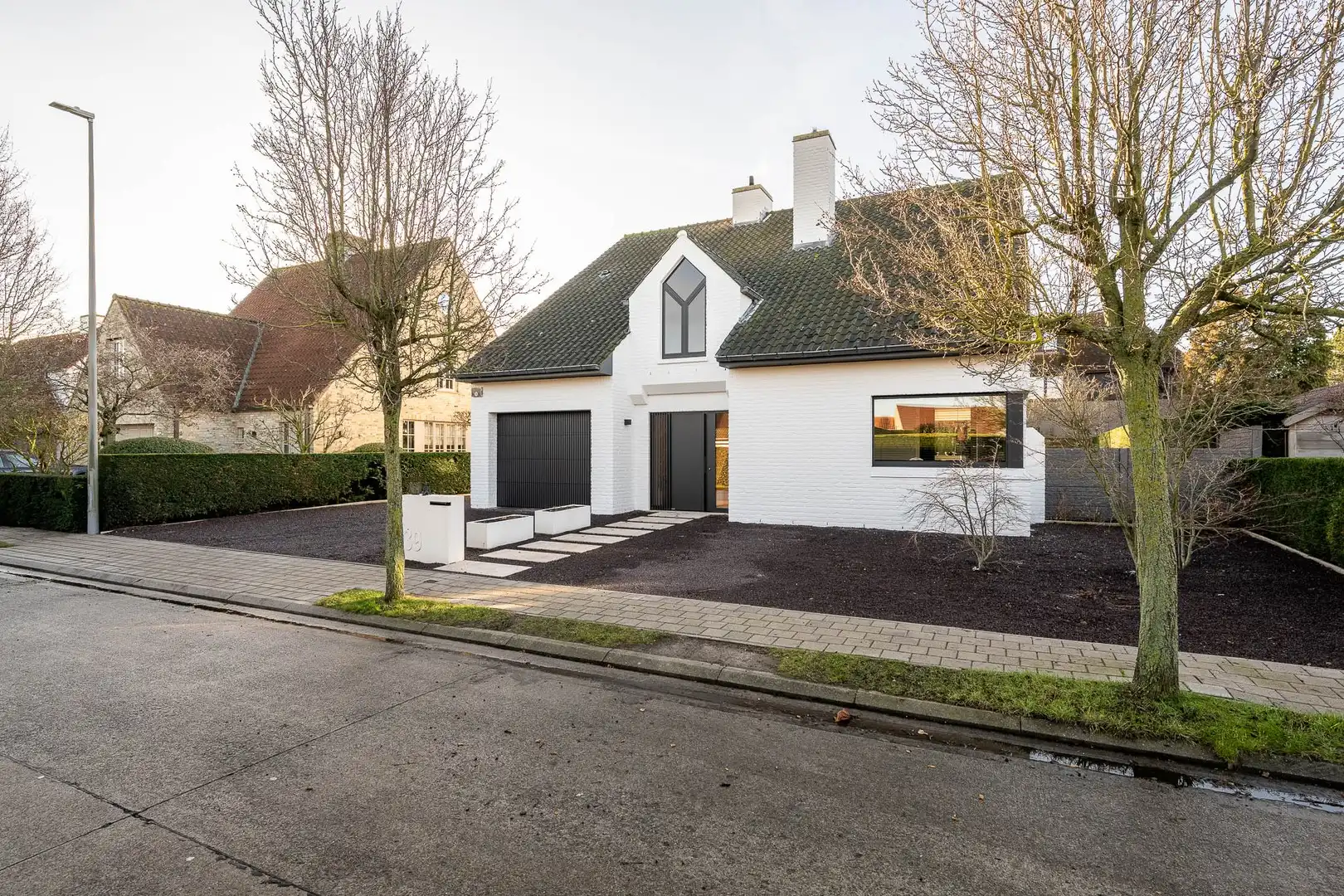 Alleenstaande villa met 4 slaapkamers in een residentiële omgeving. foto 22