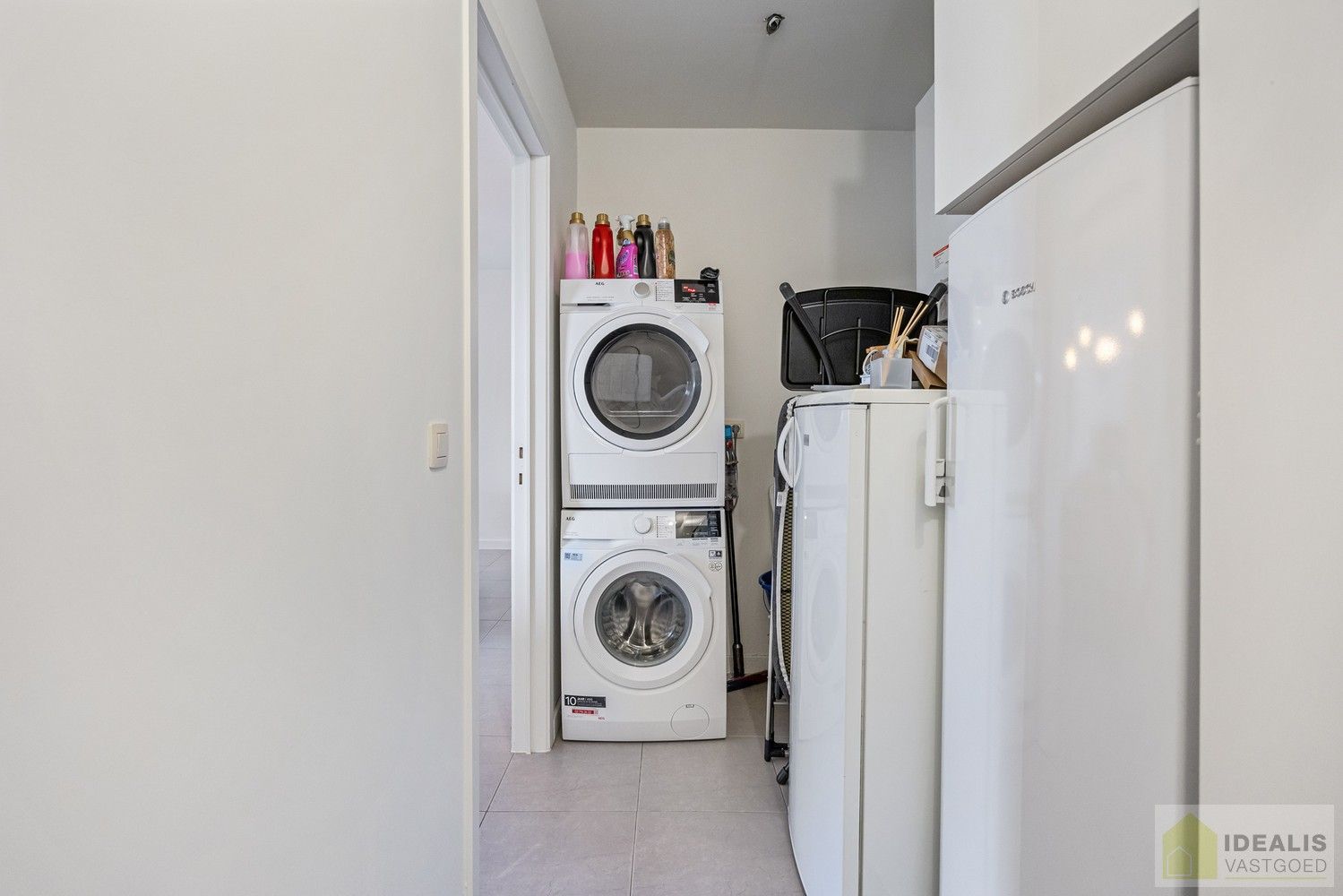 IDEALIS VASTGOED – PERFECT ONDERHOUDEN INSTAPKLAAR APPARTEMENT met een bewoonbare oppervlakte van 91m² bestaande uit een prachtige leefruimte, 2 zeer ruime slaapkamers, een aangenaam terras en ondergrondse parkeerplaats! Het appartement is gelegen in hartje Pelt op wandelafstand van horeca, shopping en openbaar vervoer! foto 22